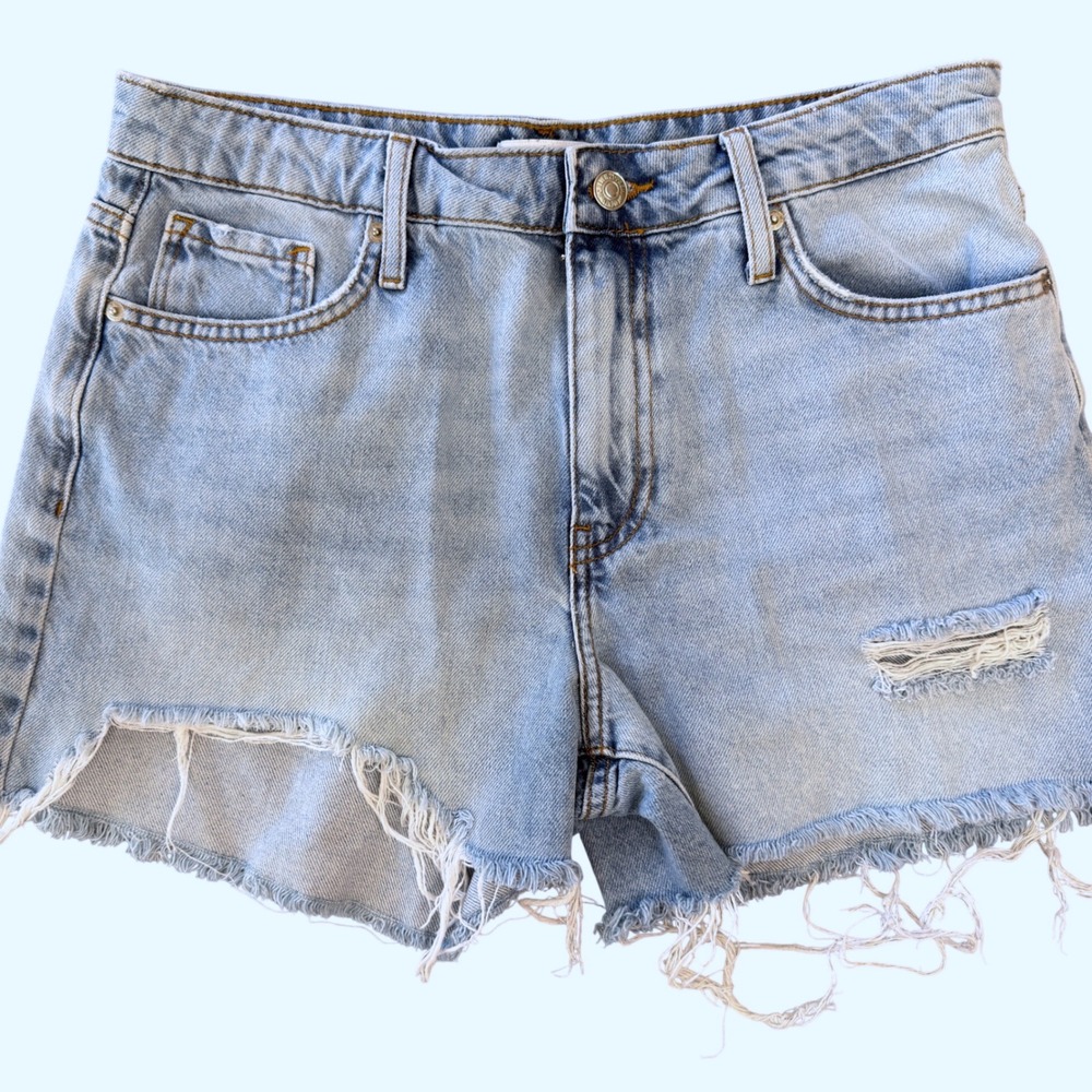 Forever 21 Premium Distressed Denim Shorts Light Wash High Rise Size 27 Cut Off